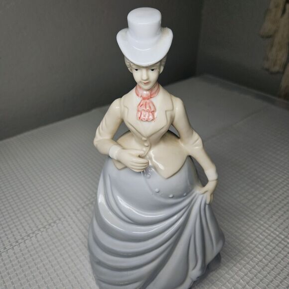 Vtg Victorian Lady Figurine Porcelain Woman Sculpture Eduardian Romantic Dress - Picture 5 of 11